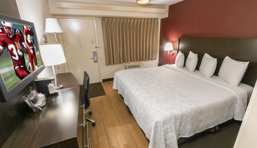 Habitación Premium, 1 cama de matrimonio grande (Upgraded Bedding & Snack, Smoke Free)
