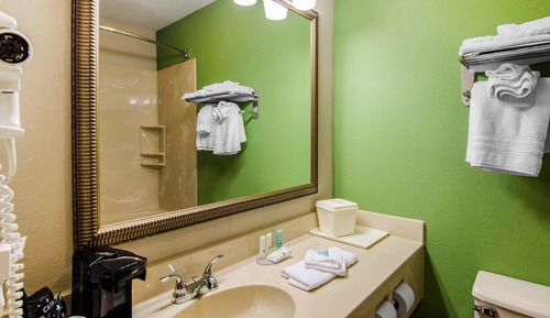 Habitación estándar, 2 camas de matrimonio, no fumadores (Pet Friendly)