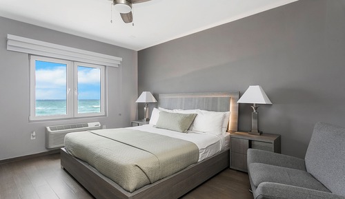Habitación estándar, 1 cama de matrimonio grande, frente al mar