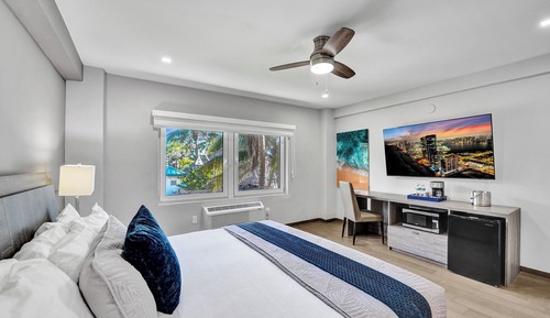 Habitación estándar, 1 cama de matrimonio grande, vistas parciales al mar