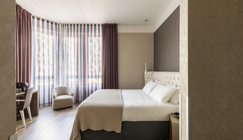 Suite junior, 1 cama de matrimonio grande, bañera de hidromasaje
