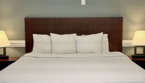 Habitación estándar, 1 cama de matrimonio grande, no fumadores (Larger Room)