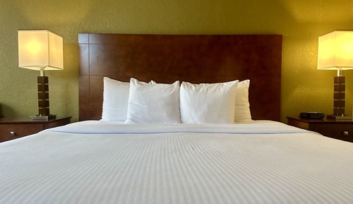 Habitación estándar, 1 cama de matrimonio grande, no fumadores, frigorífico y microondas