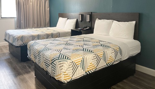 Habitación estándar, 2 camas dobles, accesible para personas con discapacidad, no fumadores