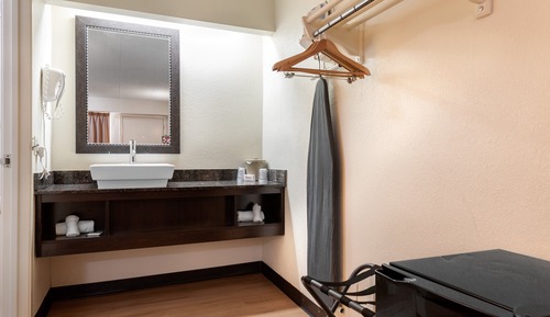 Habitación superior, 1 cama de matrimonio grande, no fumadores (Full-Size Refrigerator)