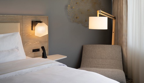 Habitación tradicional, 1 cama de matrimonio grande (Mobility/Hearing Accessible, Tub)