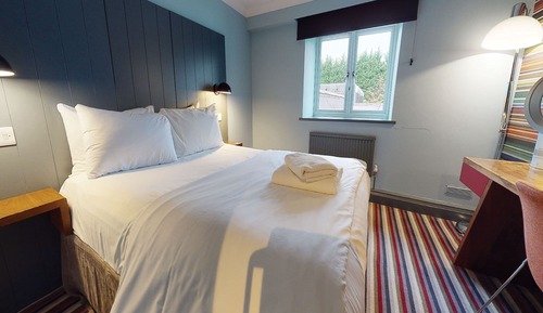 Habitación Club (FREE Gym & Pool Access)
