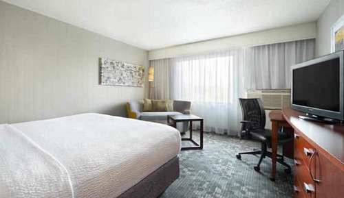 Suite, 1 habitación (Mobility/Hearing Access, Roll-In Shwr)