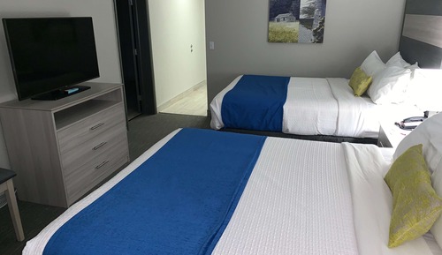 Suite, 2 camas de matrimonio, accesible para personas con discapacidad (with Sofabed)