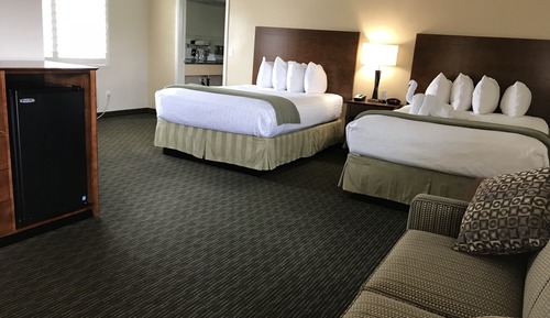 Habitación, varias camas, accesible para personas con discapacidad (H/A Roll-in 2 Queen Beds)
