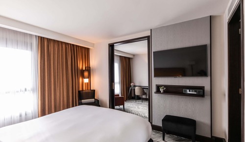 Suite, 1 cama de matrimonio grande (High Floor)