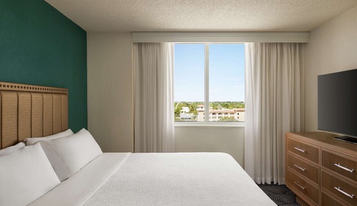 Suite, 1 King Bed, Sunset View, Accessible Roll-In Shower, Sit Down Balcony