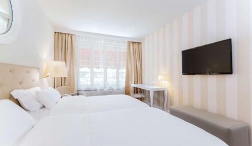 Habitación superior, vistas al jardín