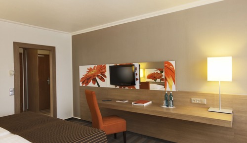 Comfort Queen Room