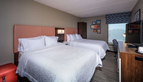 Habitación, 2 camas de matrimonio, frigorífico y microondas
