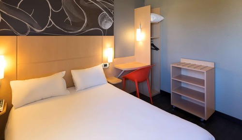 Habitación estándar doble, 1 cama doble con sofá cama