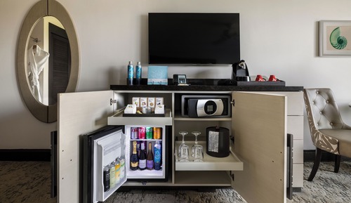 Suite junior, 1 cama de matrimonio grande con sofá cama, balcón, vistas a la ciudad