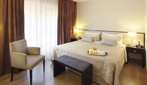 Habitación superior, 1 cama de matrimonio grande, vistas a la ciudad