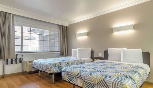Habitación estándar, 2 camas dobles, no fumadores, frigorífico y microondas