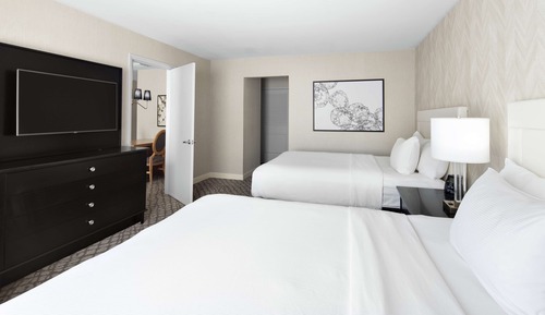 Suite, 2 camas de matrimonio, vistas al patio (Living Room, Wet Bar)