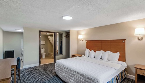 Suite, 1 cama de matrimonio grande, cocina básica