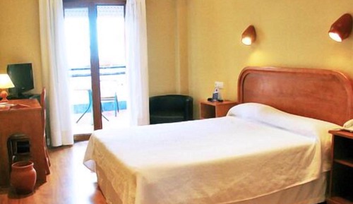 Habitación doble (with extra bed)