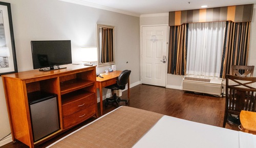 Habitación estándar, 1 cama de matrimonio grande, no fumadores, frigorífico y microondas