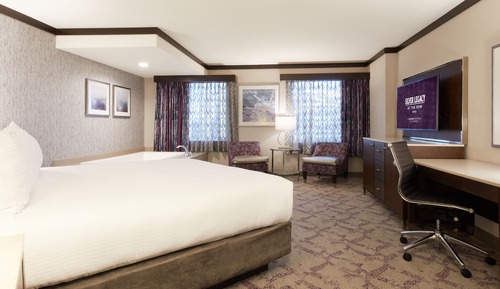 Silver Legacy Deluxe Spa Suite King Non-Smoking