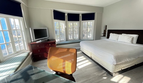 Deluxe Room, 1 Queen Bed