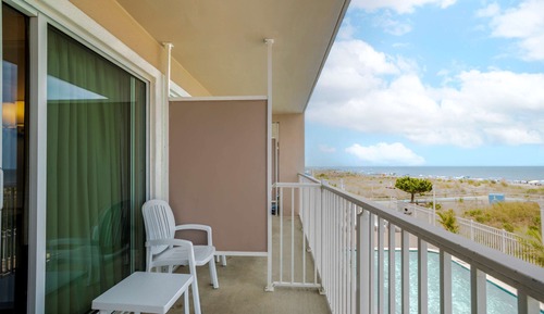 2 Queens Oceanfront Handicapped