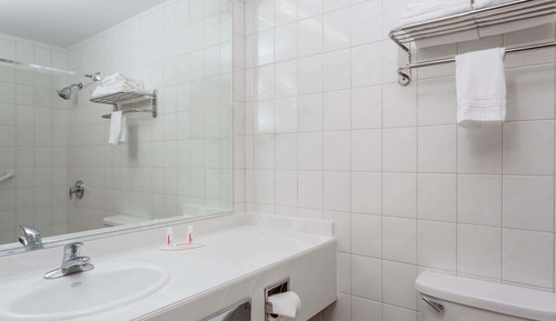 Habitación, 2 camas dobles, accesible para personas con discapacidad, no fumadores (Roll-In Shower)