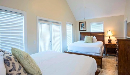 4 Bedroom Home with Pool
