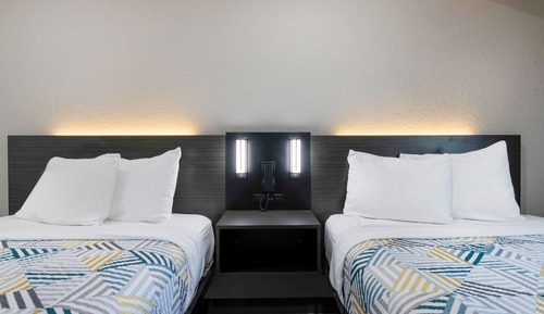 Habitación estándar, 2 camas dobles, accesible para personas con discapacidad, no fumadores