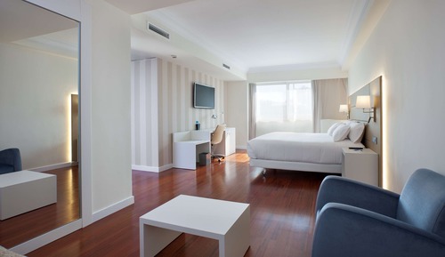 Habitación superior (Extra Bed 2 adults + 1 child)