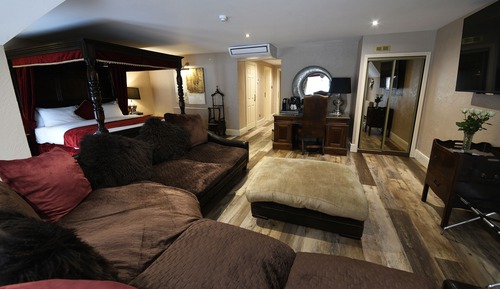 Suite, 1 cama de matrimonio grande, sauna, vistas al jardín (Four Poster Bed)