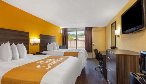 Habitación estándar, 2 camas dobles, fumadores