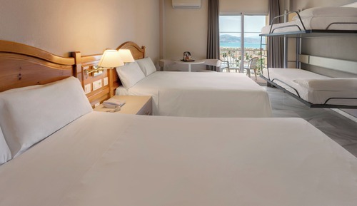 Habitación familiar, varias camas (2 Adult  2Kid)