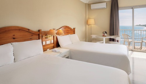 Habitación superior, vistas al mar (2Adults 2Kids Frontal Sea View)