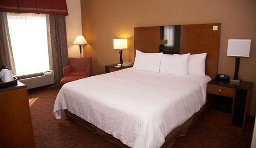 1 cama de matrimonio grande