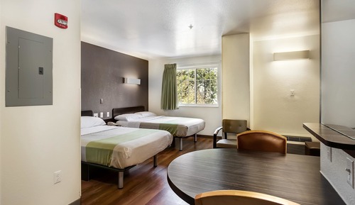 Habitación estándar, 2 camas dobles, no fumadores