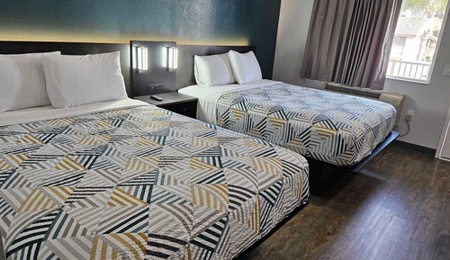 Habitación estándar, 2 camas dobles, accesible para personas con discapacidad, no fumadores
