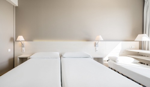 Habitación triple, 2 adultos y 1 niño