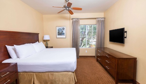 1 BEDROOM 1 KING SUITE HEARING ACC 3X3 SHWR