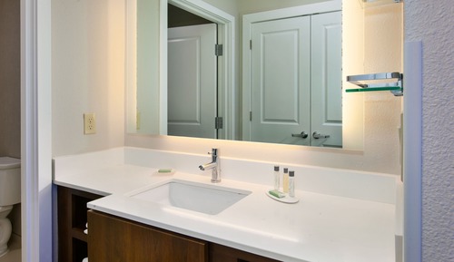 Suite, 2 habitaciones (Mobility/Hearing Accessible, Tub)