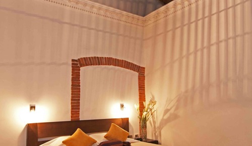 Double Room, 1 King Bed