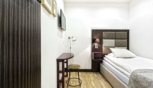 Habitación individual, sin ventanas