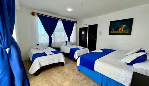 Habitación triple Deluxe, balcón