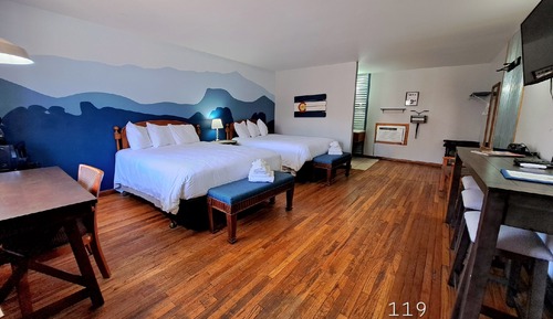 Habitación básica, 2 camas de matrimonio, no fumadores