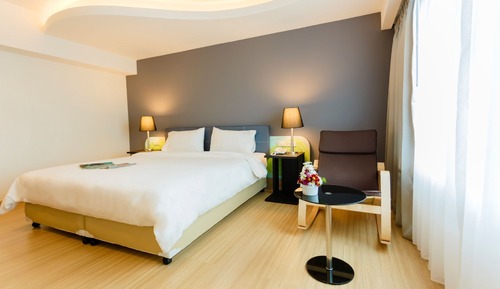 Deluxe King Room