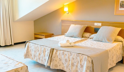 Habitación cuádruple, vistas al mar